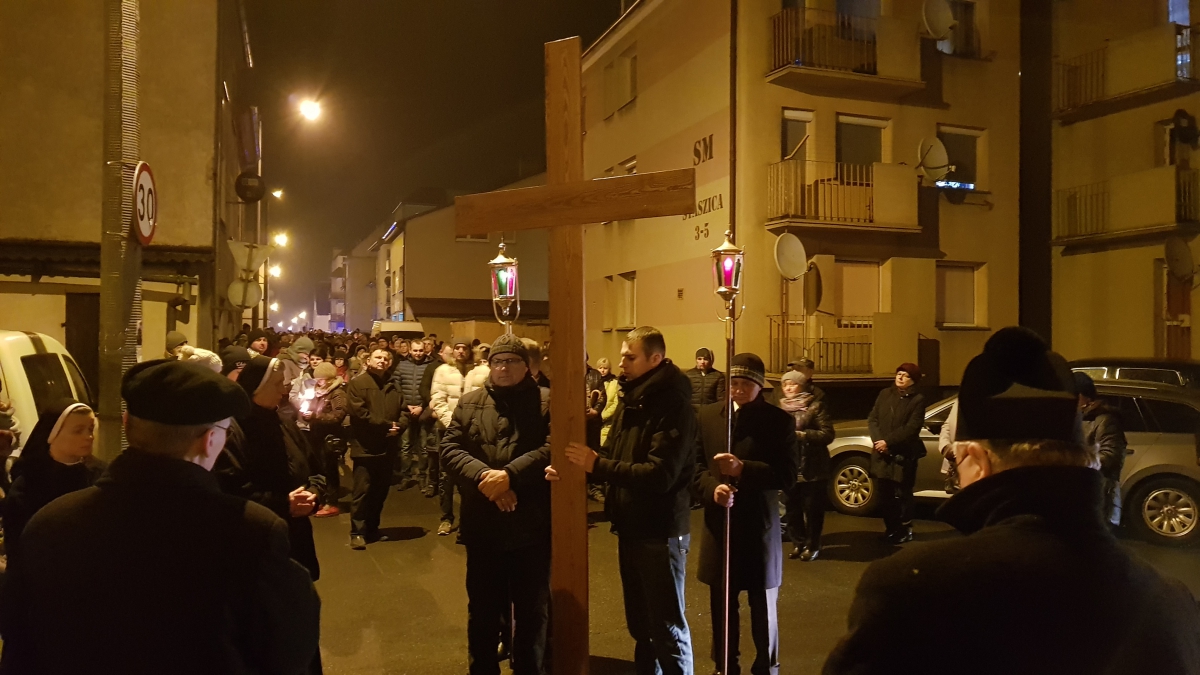 Droga Krzyżowa Ulicami Głogówka 2018_6