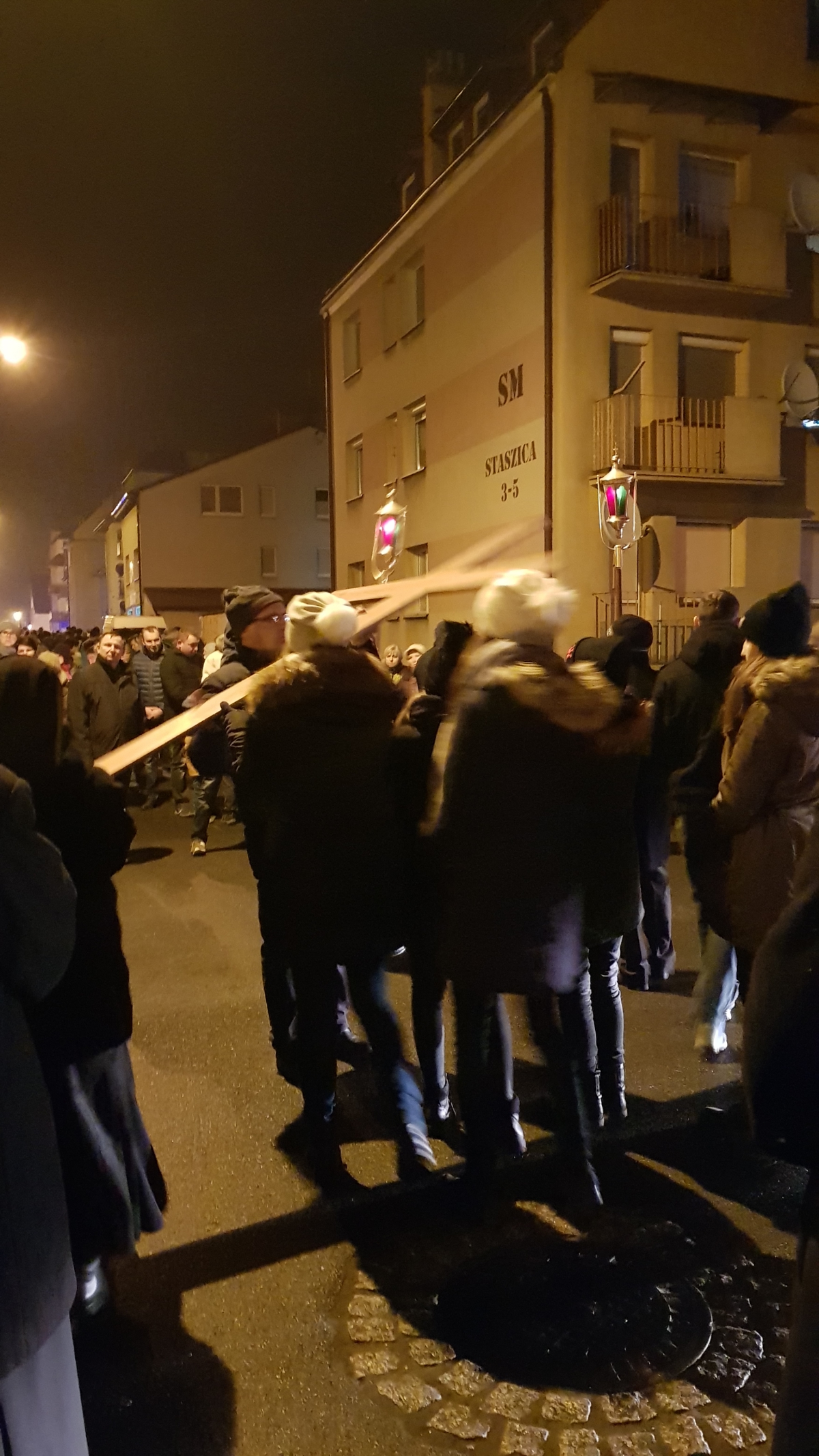 Droga Krzyżowa Ulicami Głogówka 2018_8