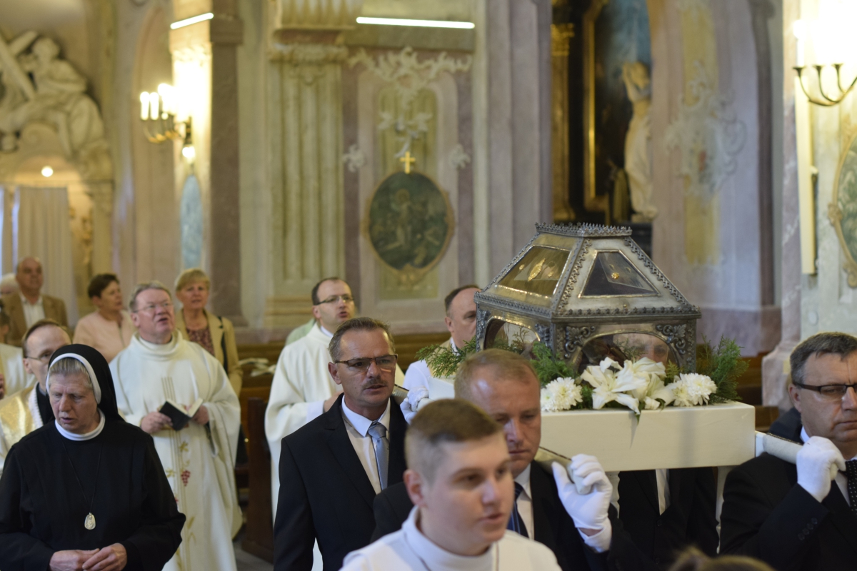 Procesja z relikwiami św. Kandydy_15
