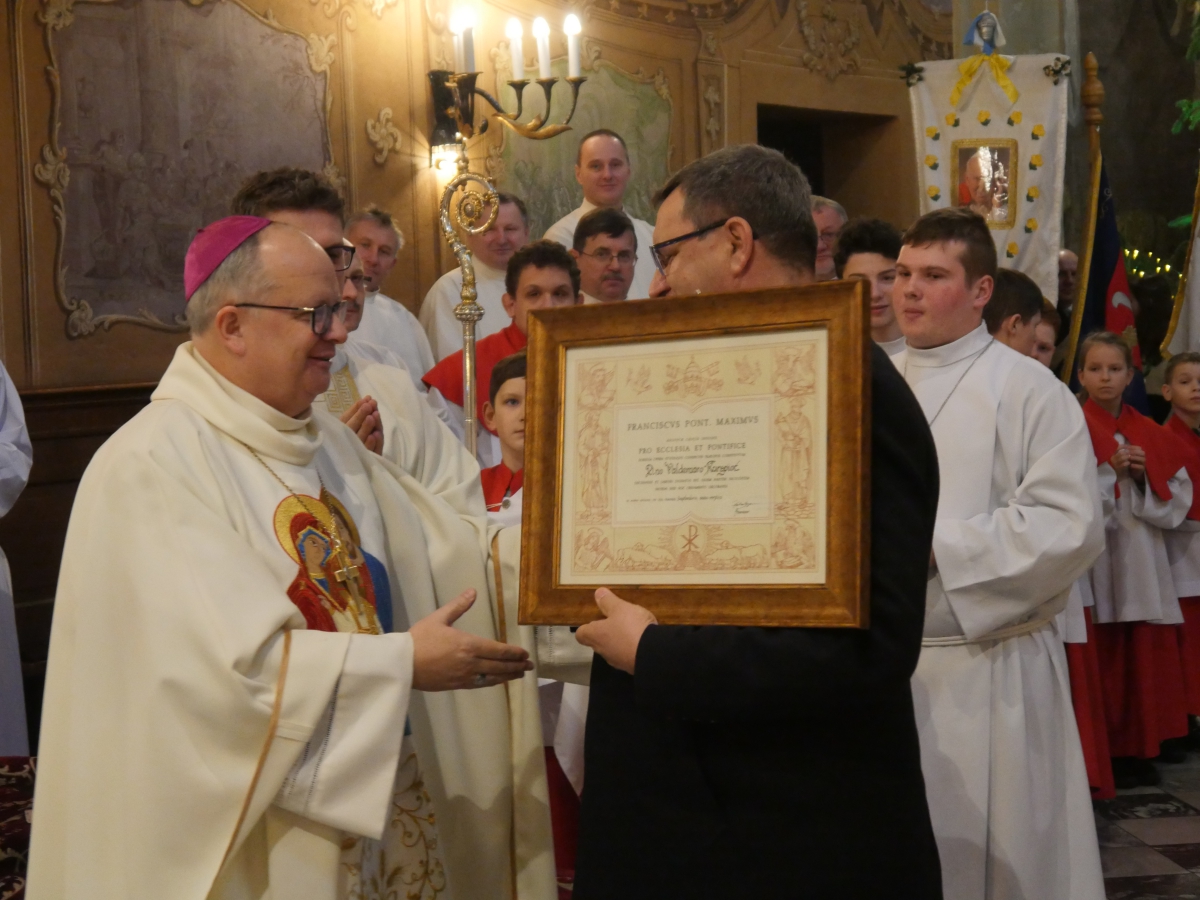 Nasz parafianin odznaczony krzyżem Pro eclesia et pontifice_71