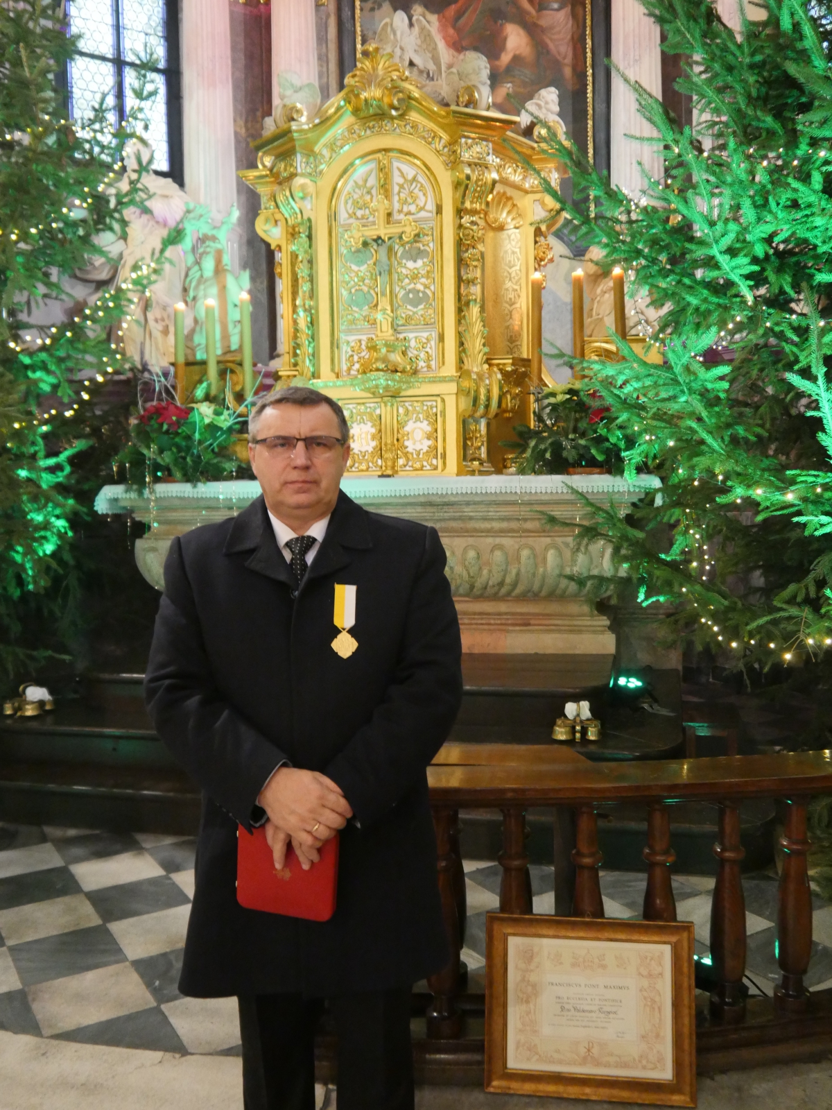 Nasz parafianin odznaczony krzyżem Pro eclesia et pontifice_81