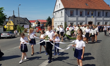 Procesja z domu neoprezbitera i poświęcenia Krzyża przy kościele św Mikołaja_21